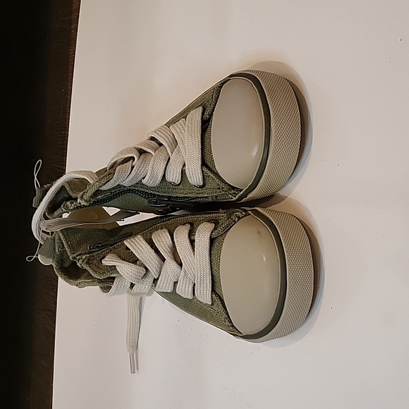 Gap todler size 7 sneakers - Picture 2 of 5